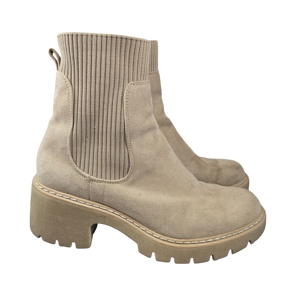 No Boundaries Women's Beige Chelsea Boots With Knit Cuffs Size 6